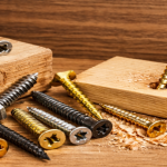 саморез по дереву